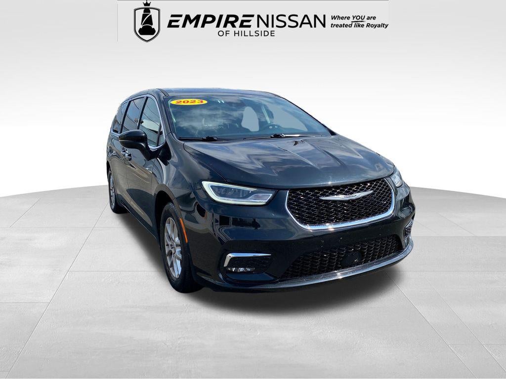 2023 Chrysler Pacifica Touring L in Black — front three-quarter view