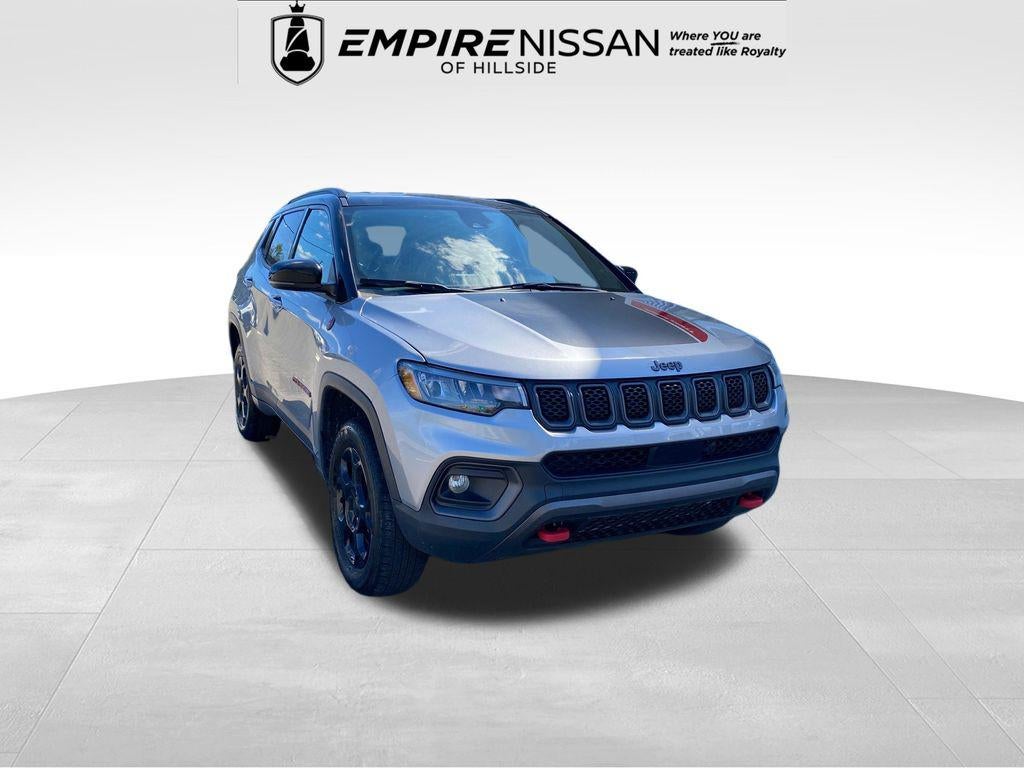 2024 Jeep Compass Trailhawk 4x4 in Silver Zynith Metallic Clearcoat — front three-quarter view