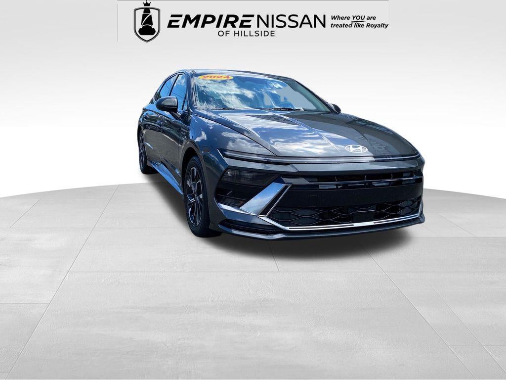 2024 Hyundai Sonata SEL in Portofino Gray — front three-quarter view